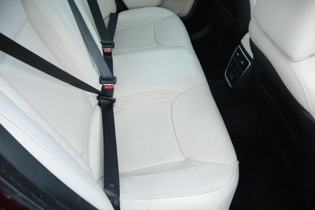 Chrysler 300 4dr Sdn 300C SRT8 2016
