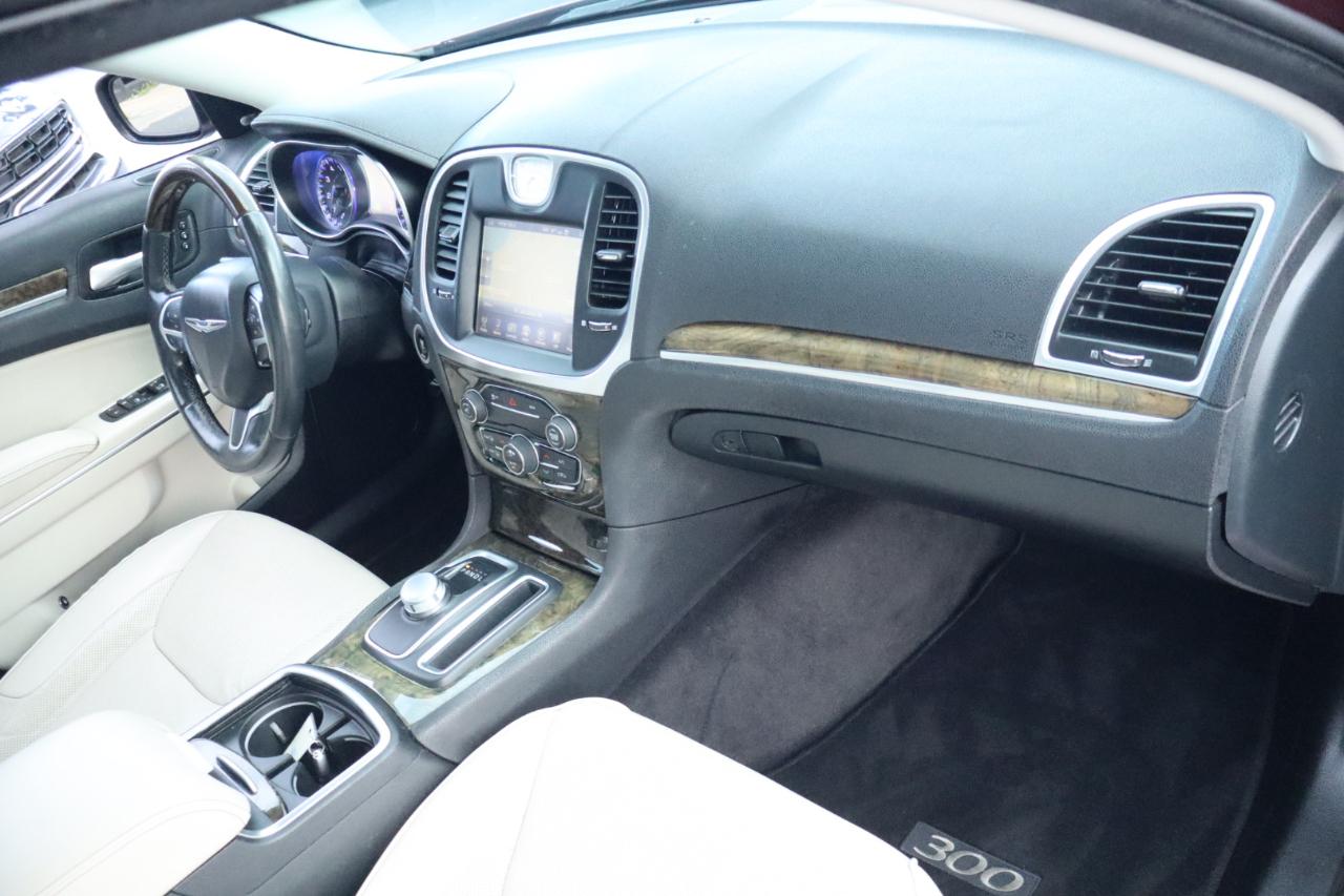 Chrysler 300 4dr Sdn 300C SRT8 2016