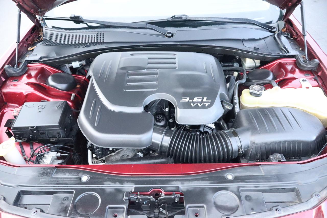 Chrysler 300 4dr Sdn 300C SRT8 2016