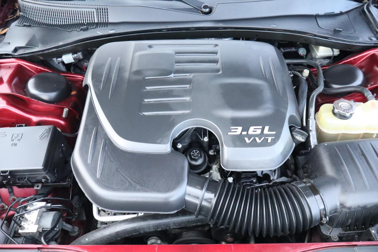 Chrysler 300 4dr Sdn 300C SRT8 2016