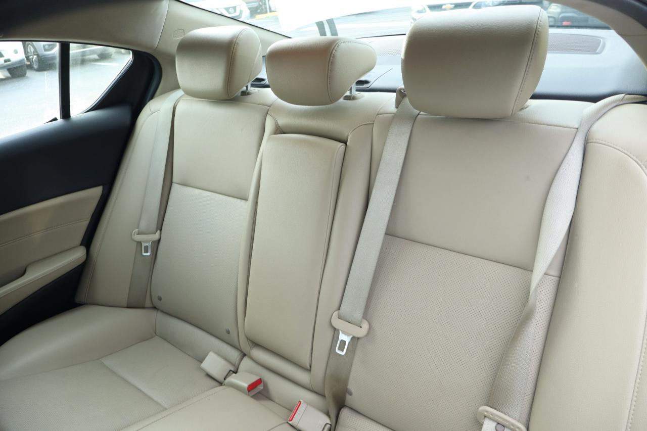 Acura ILX 4dr Sdn w/Technology Plus Pkg 2016