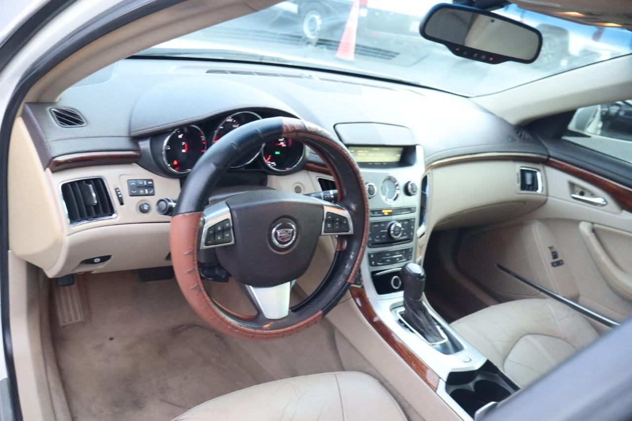 Cadillac CTS Sedan 4dr Sdn 3.0L Luxury RWD 2010