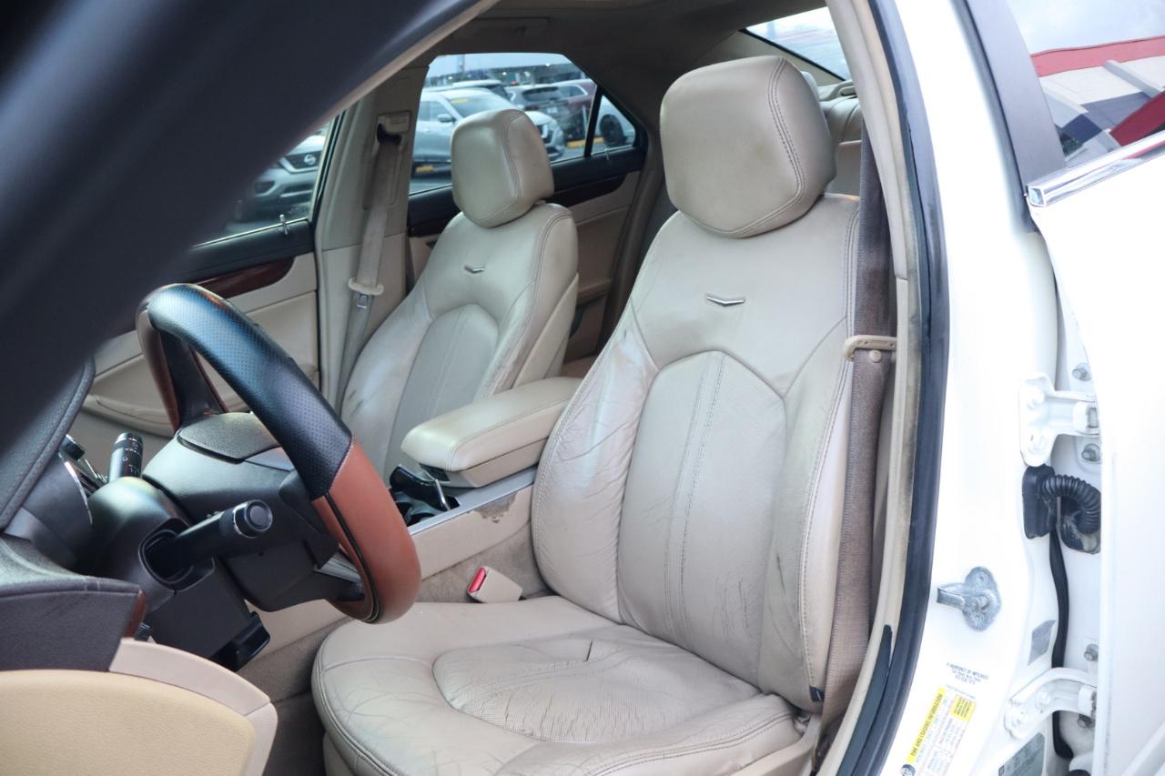 Cadillac CTS Sedan 4dr Sdn 3.0L Luxury RWD 2010