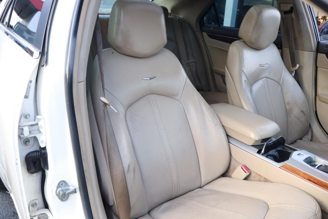 Cadillac CTS Sedan 4dr Sdn 3.0L Luxury RWD 2010