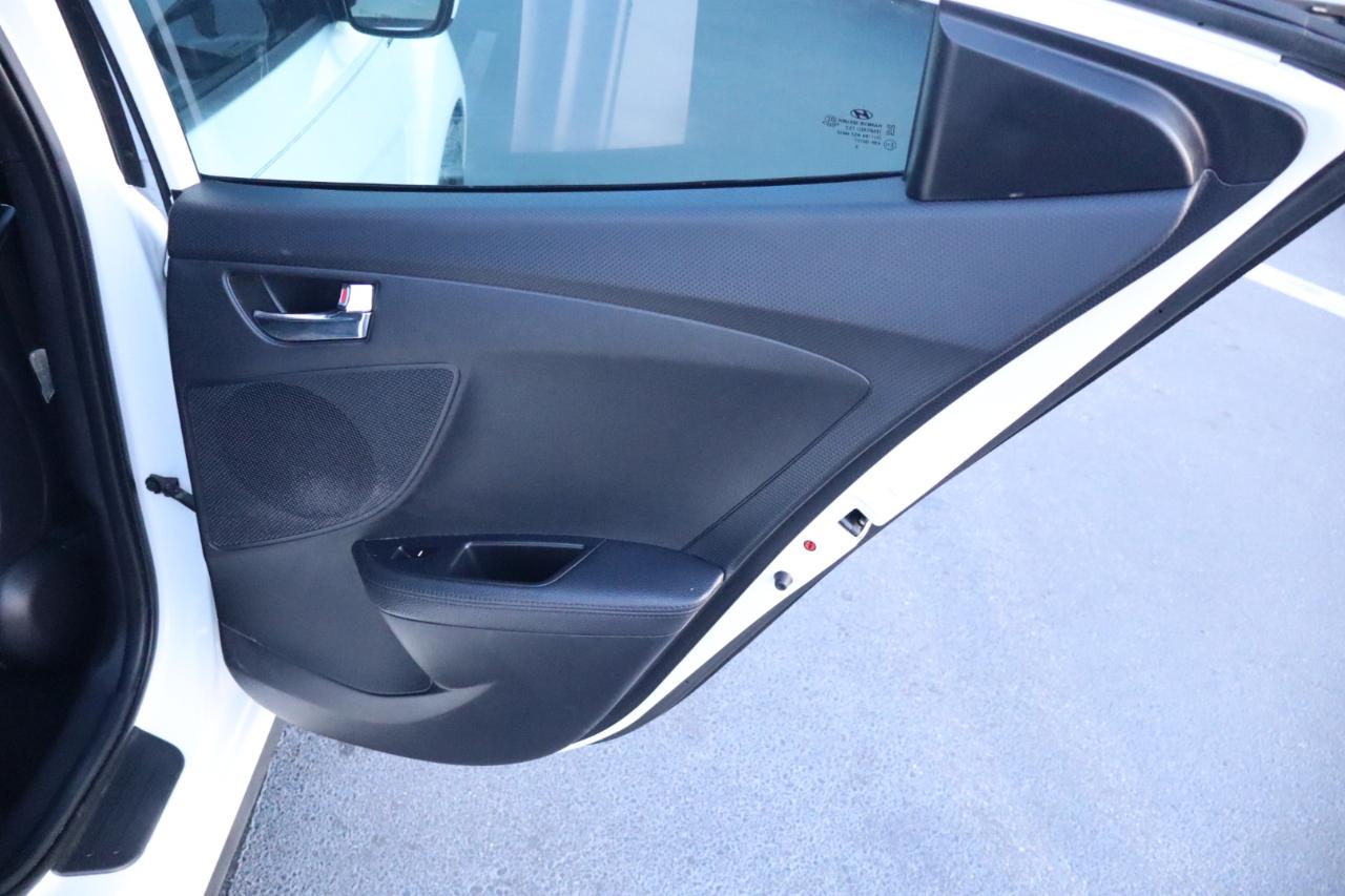 Hyundai Veloster 3dr Cpe Auto 2016