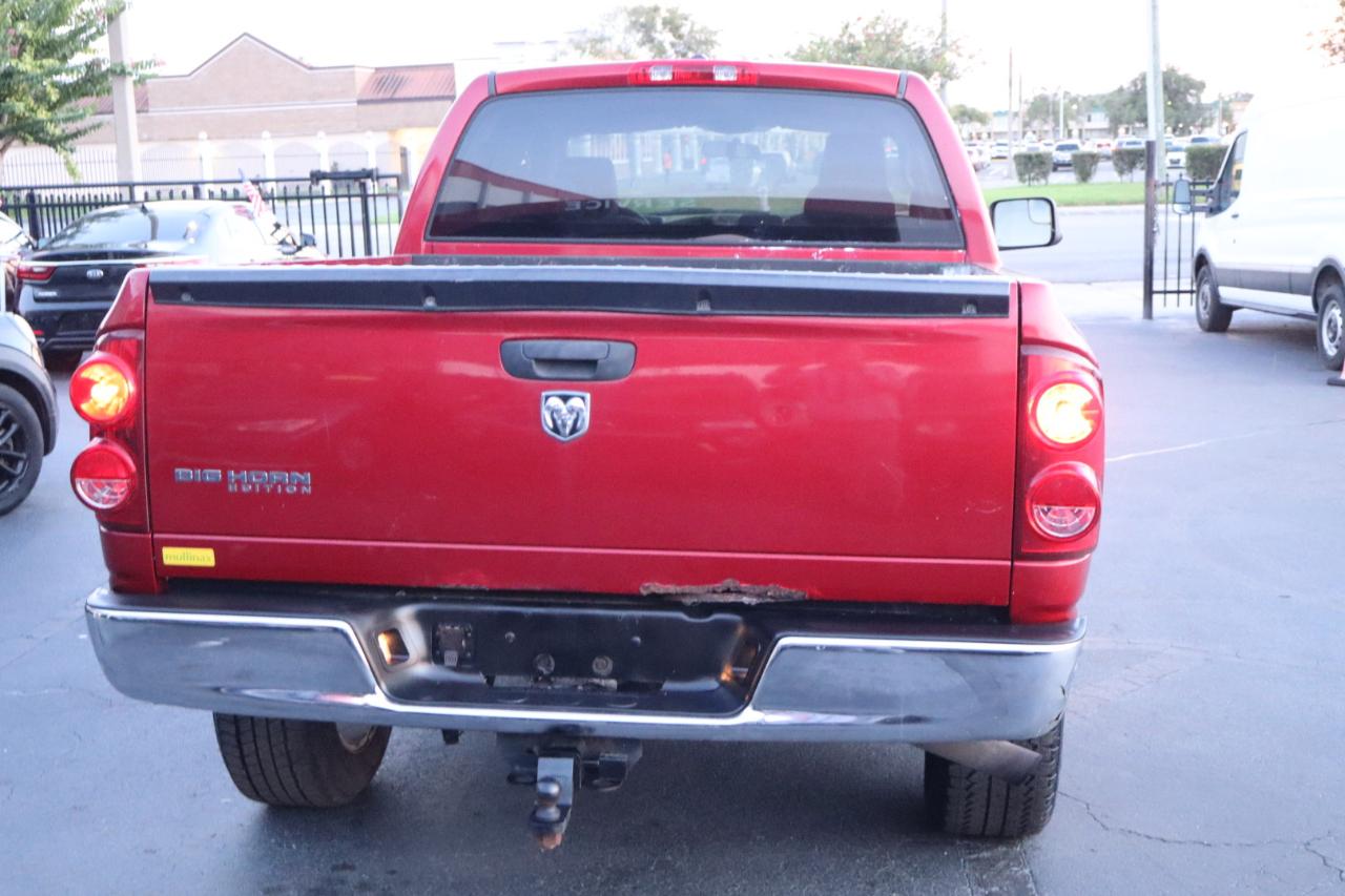 Dodge Ram 1500 2WD Quad Cab 140.5" SLT 2007