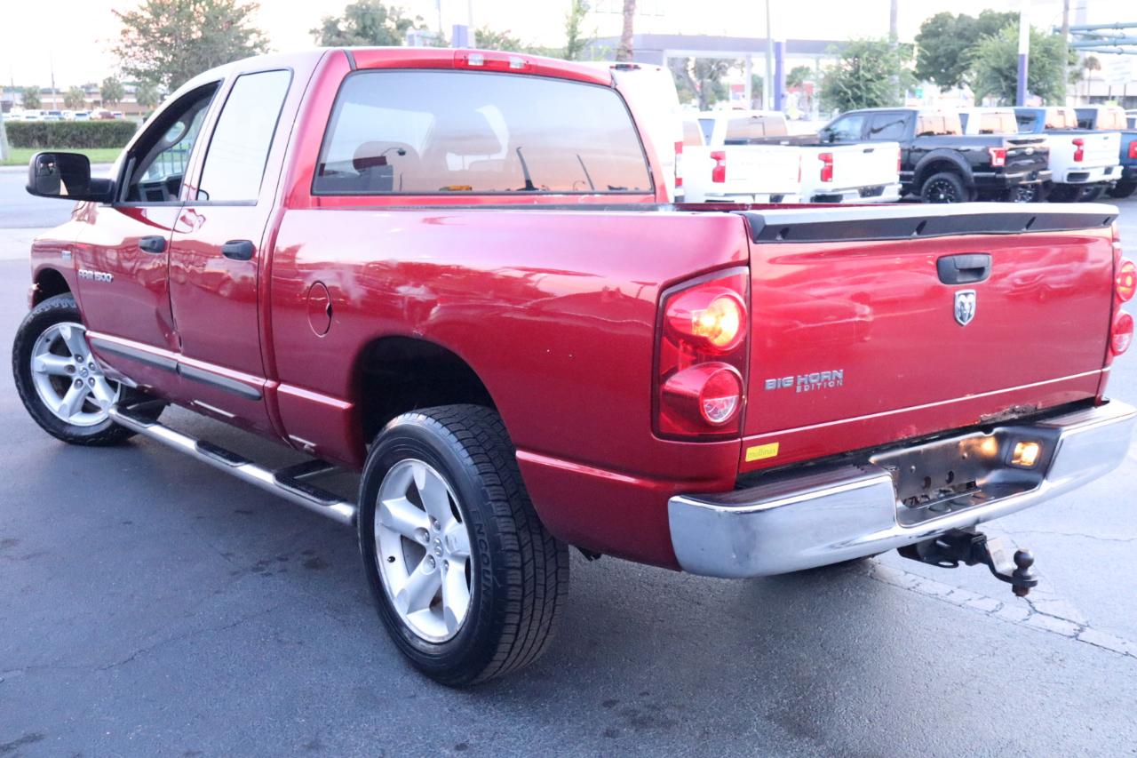 Dodge Ram 1500 2WD Quad Cab 140.5" SLT 2007