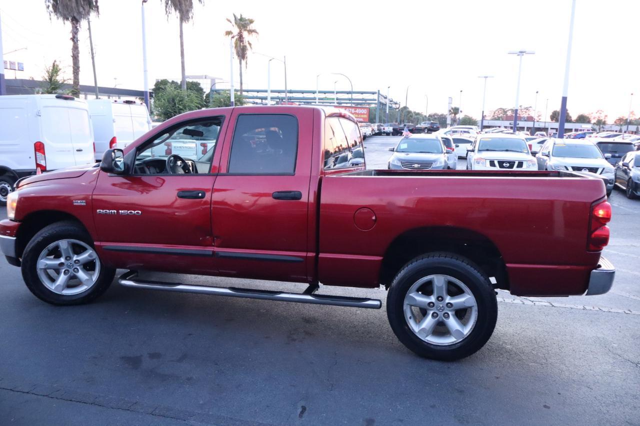 Dodge Ram 1500 2WD Quad Cab 140.5" SLT 2007
