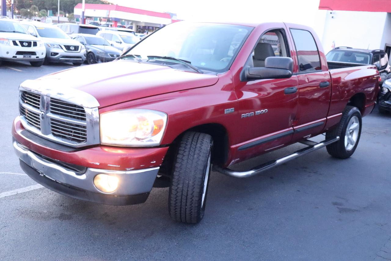 Dodge Ram 1500 2WD Quad Cab 140.5" SLT 2007