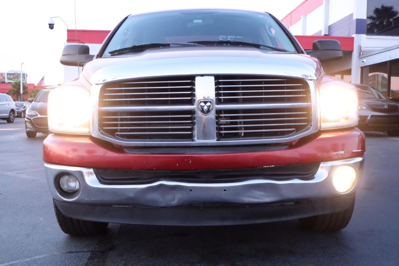 Dodge Ram 1500 2WD Quad Cab 140.5" SLT 2007
