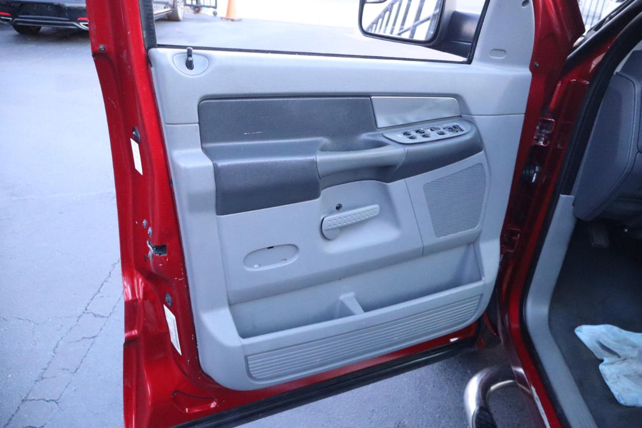 Dodge Ram 1500 2WD Quad Cab 140.5" SLT 2007