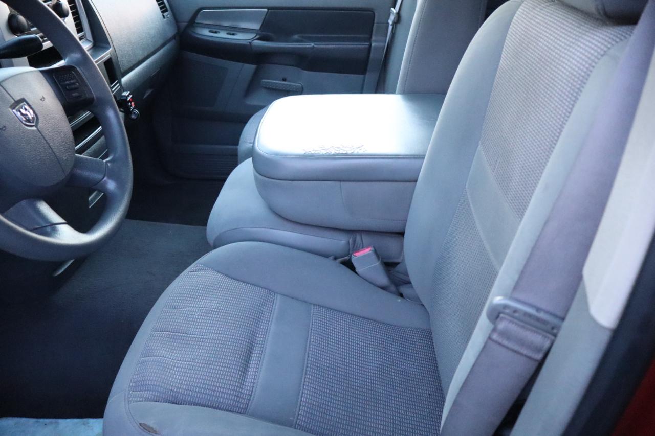 Dodge Ram 1500 2WD Quad Cab 140.5" SLT 2007