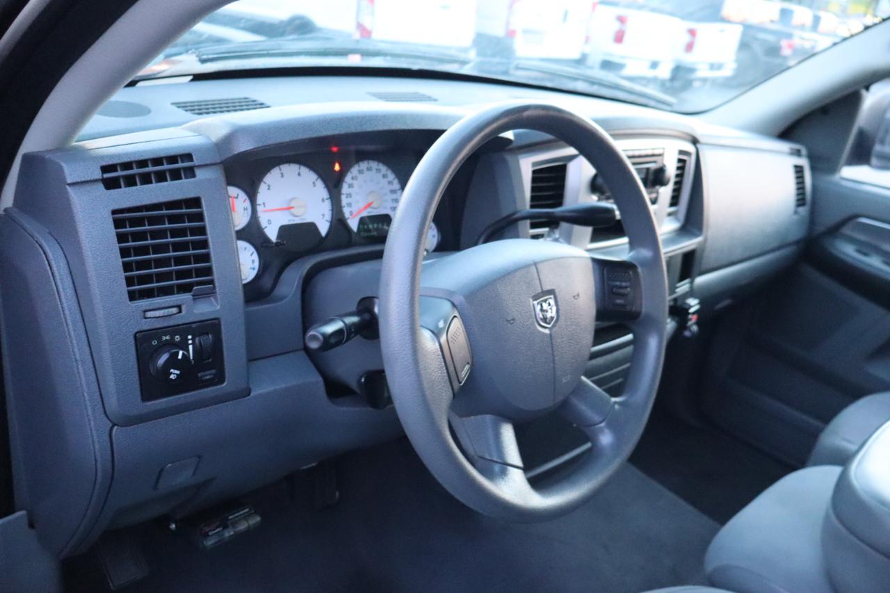 Dodge Ram 1500 2WD Quad Cab 140.5" SLT 2007