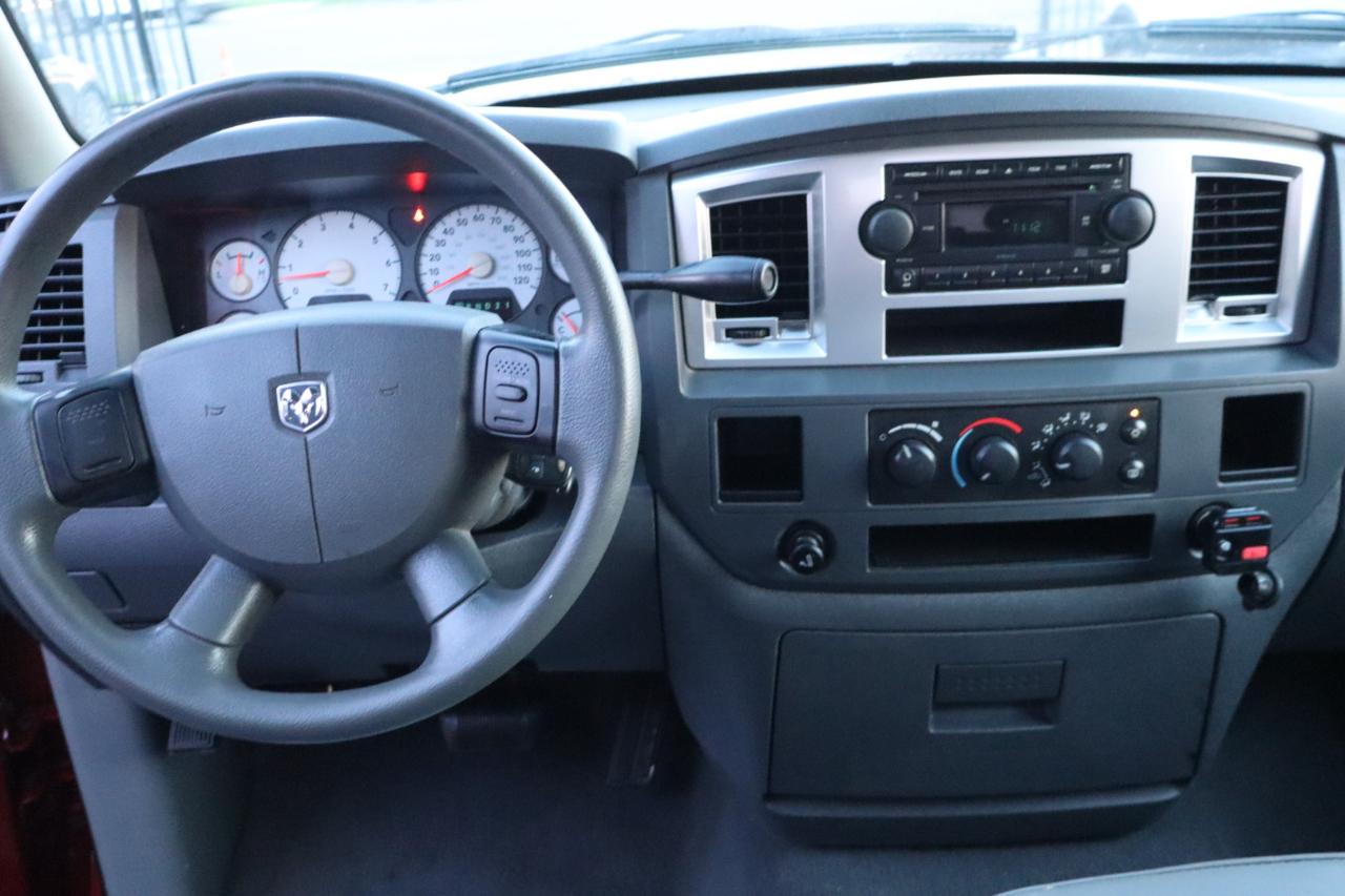 Dodge Ram 1500 2WD Quad Cab 140.5" SLT 2007