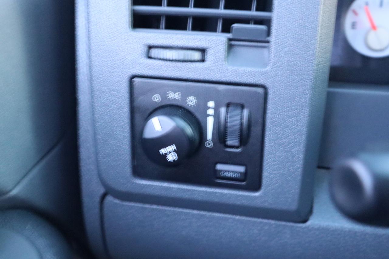 Dodge Ram 1500 2WD Quad Cab 140.5" SLT 2007