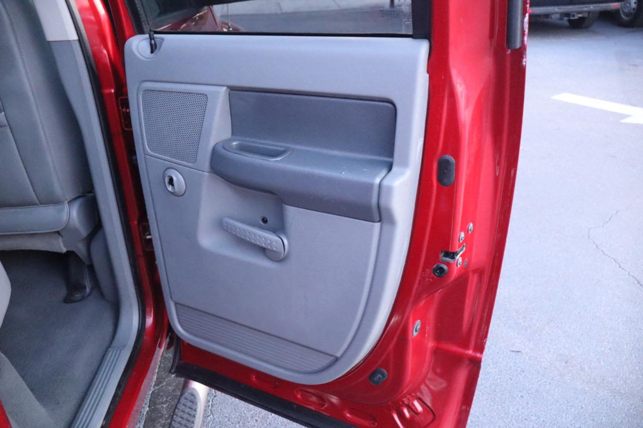 Dodge Ram 1500 2WD Quad Cab 140.5" SLT 2007
