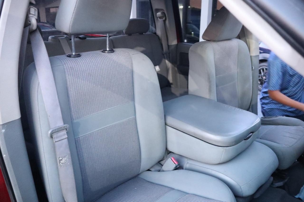 Dodge Ram 1500 2WD Quad Cab 140.5" SLT 2007