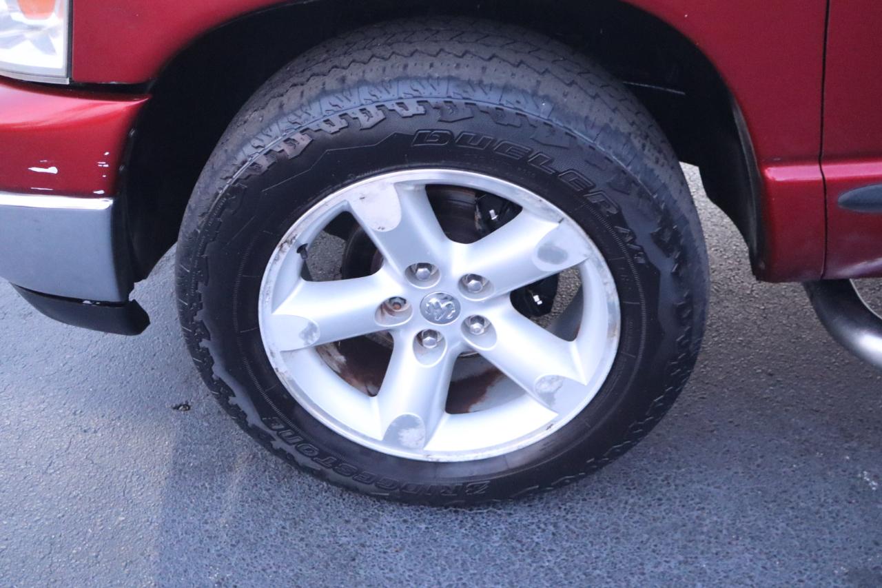 Dodge Ram 1500 2WD Quad Cab 140.5" SLT 2007