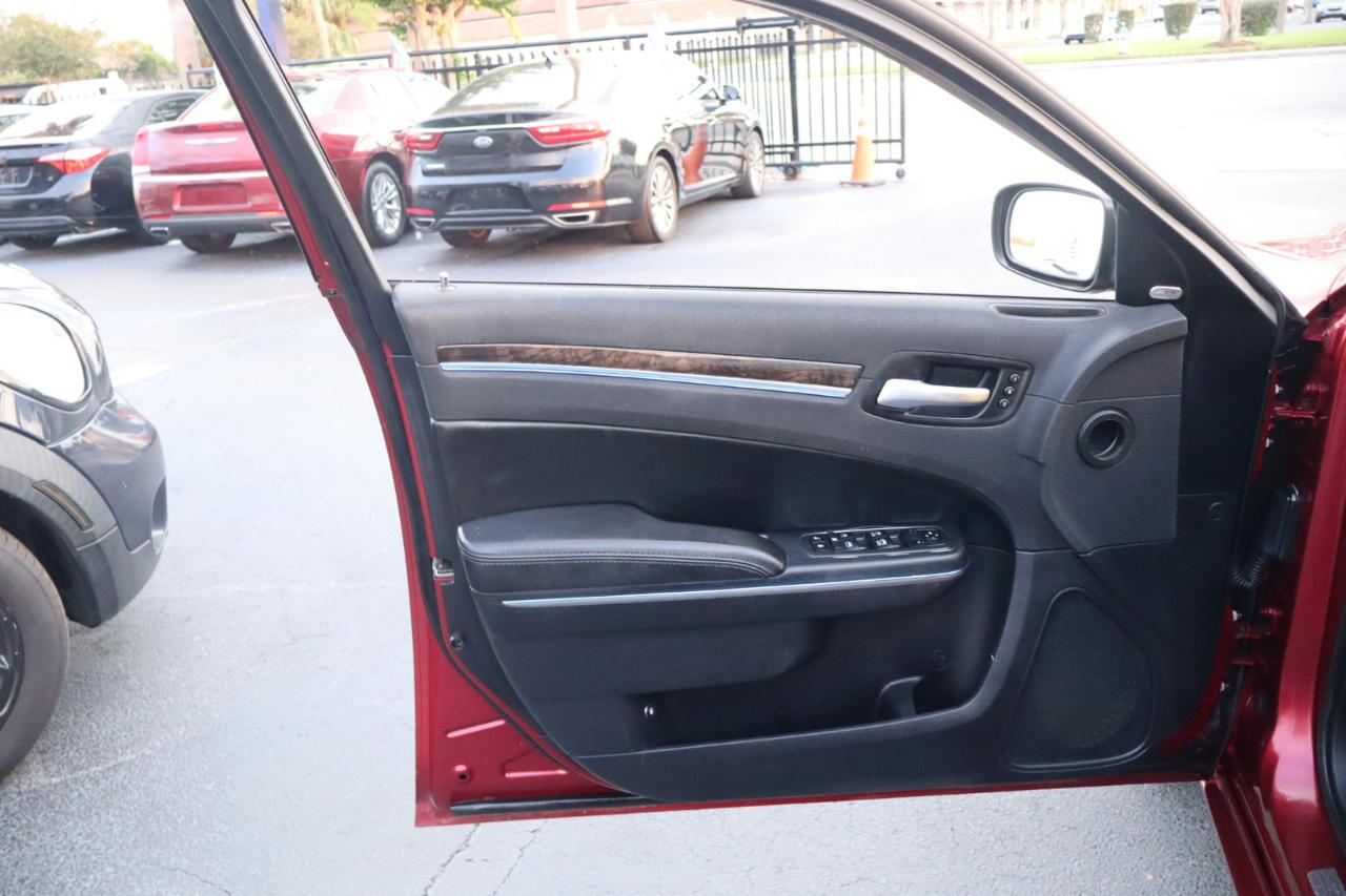 Chrysler 300 4dr Sdn 300C AWD 2014