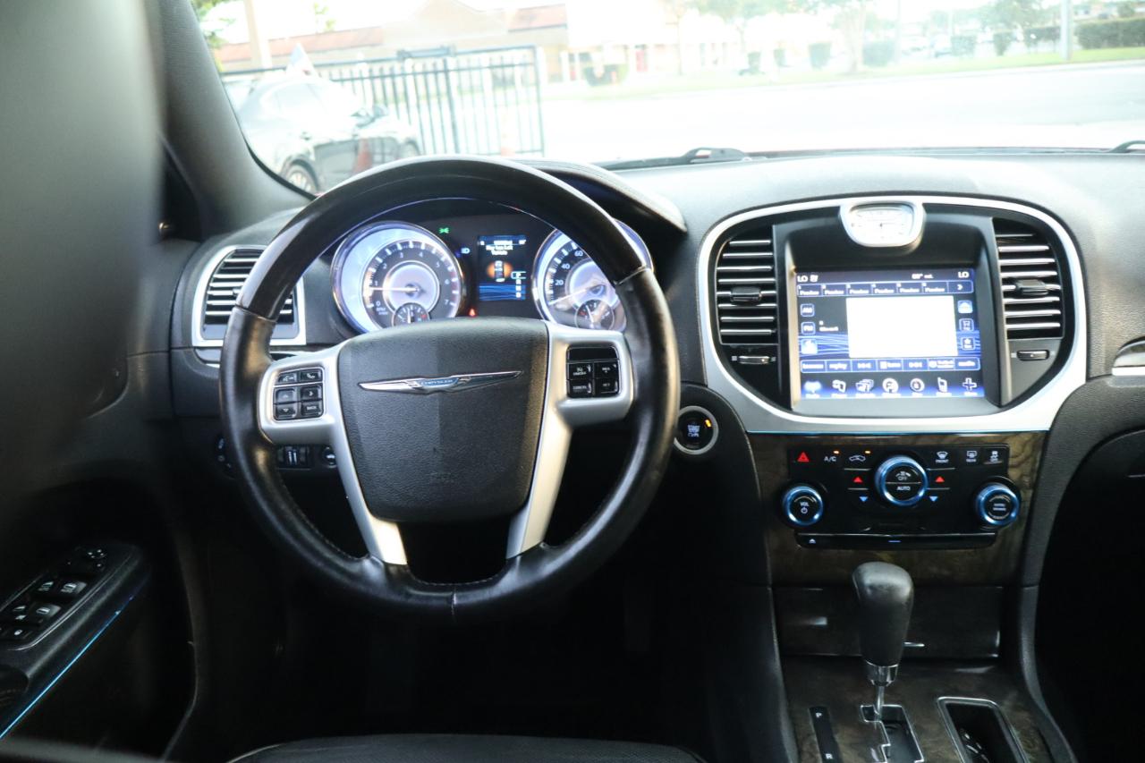 Chrysler 300 4dr Sdn 300C AWD 2014