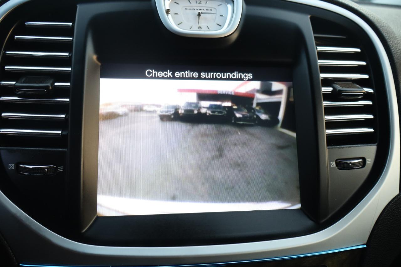 Chrysler 300 4dr Sdn 300C AWD 2014