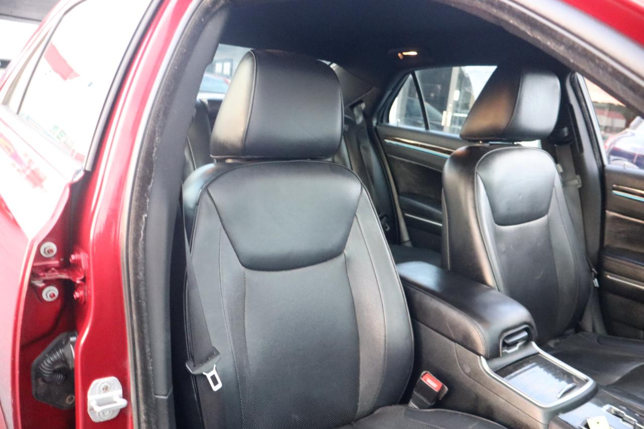 Chrysler 300 4dr Sdn 300C AWD 2014
