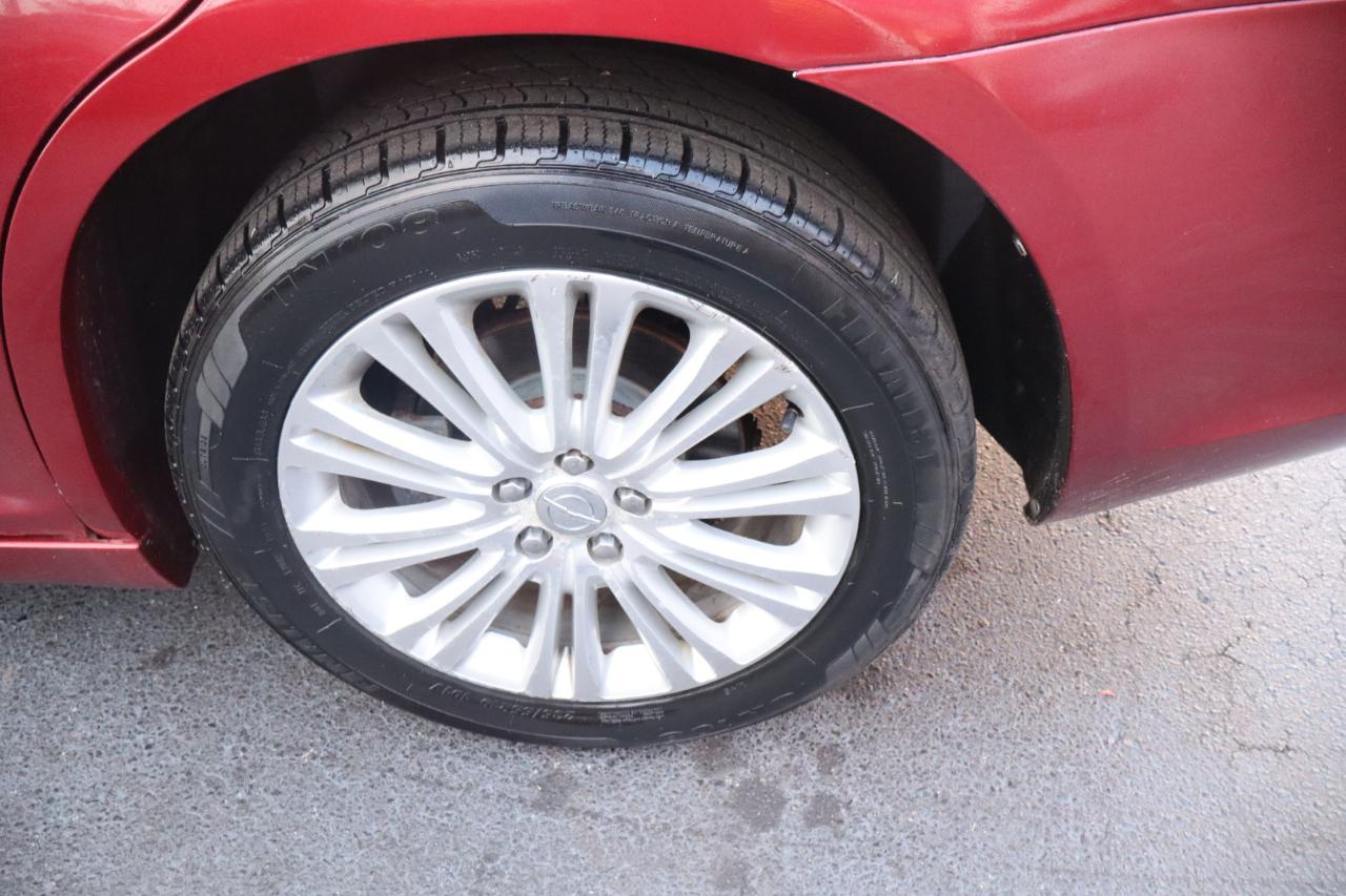 Chrysler 300 4dr Sdn 300C AWD 2014