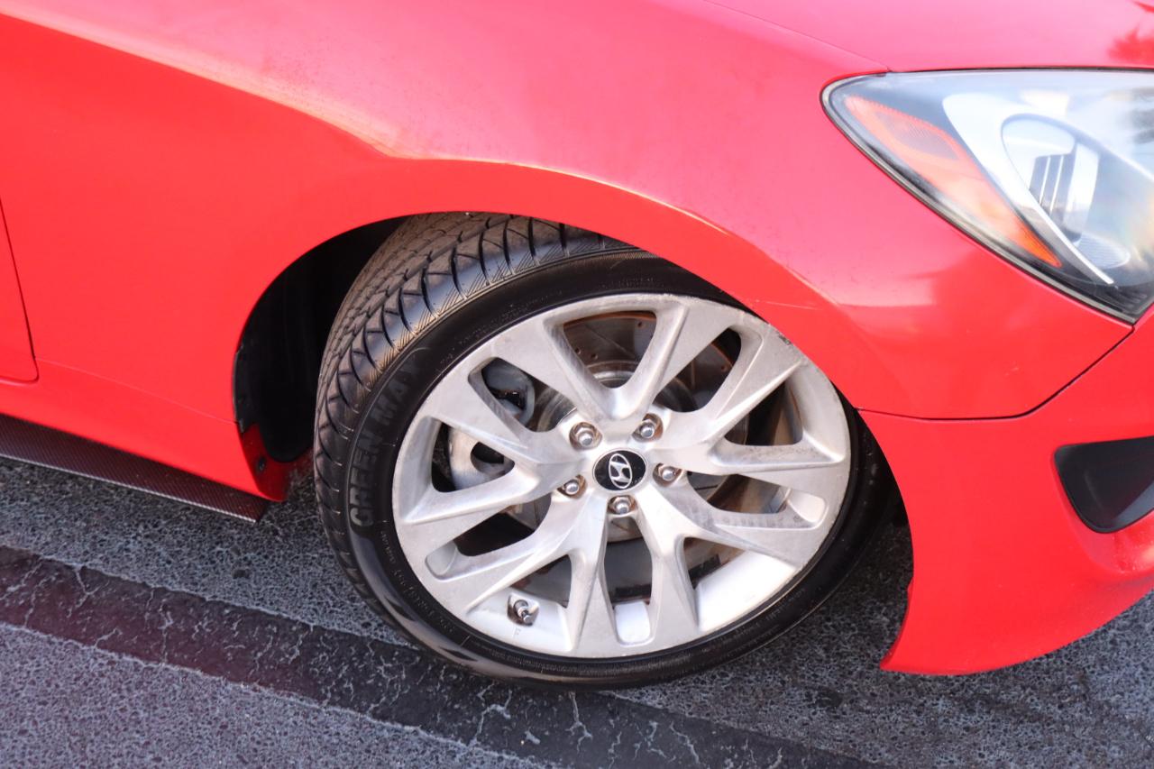 Hyundai Genesis Coupe 2dr I4 2.0T Man 2013