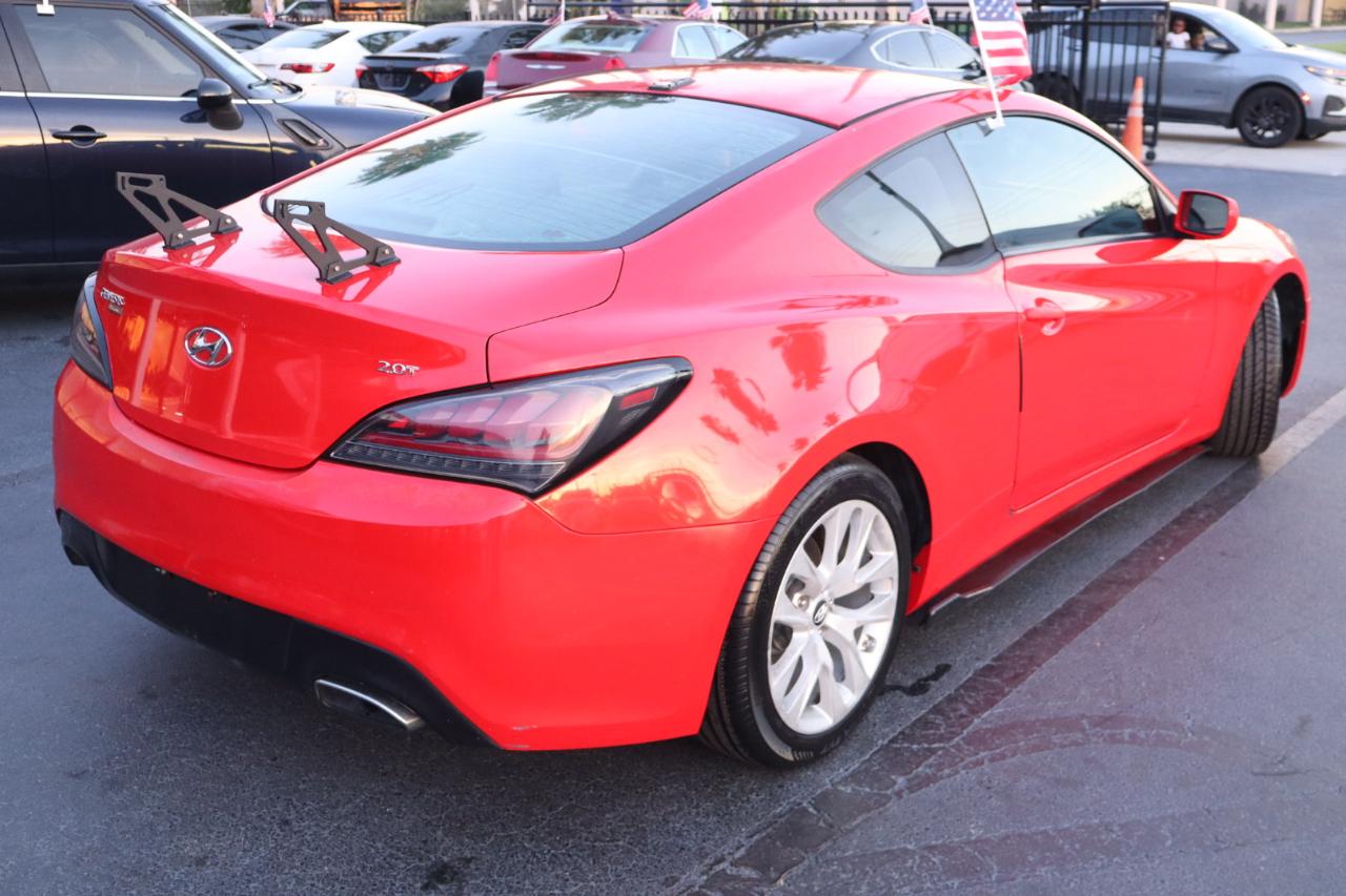 Hyundai Genesis Coupe 2dr I4 2.0T Man 2013
