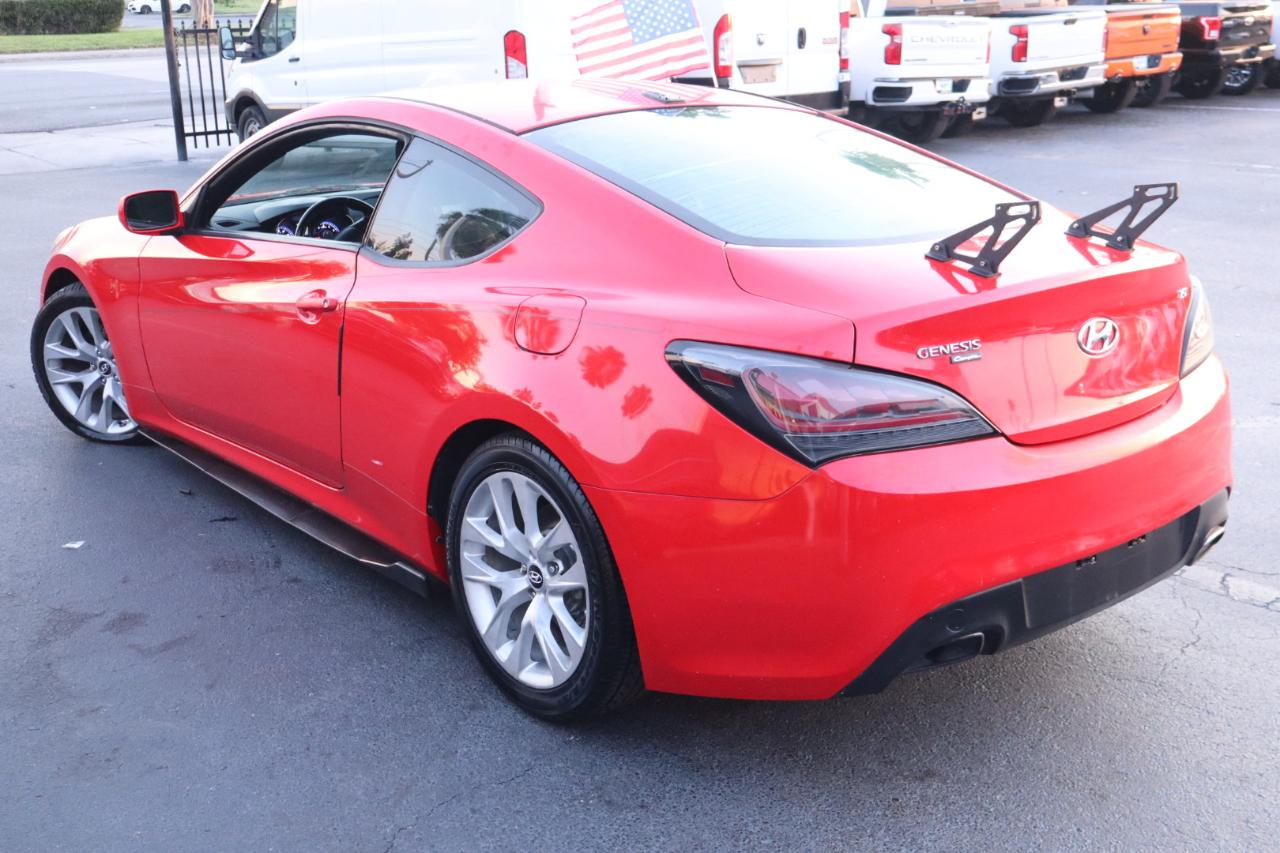 Hyundai Genesis Coupe 2dr I4 2.0T Man 2013