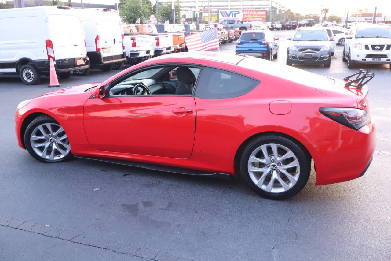 Hyundai Genesis Coupe 2dr I4 2.0T Man 2013
