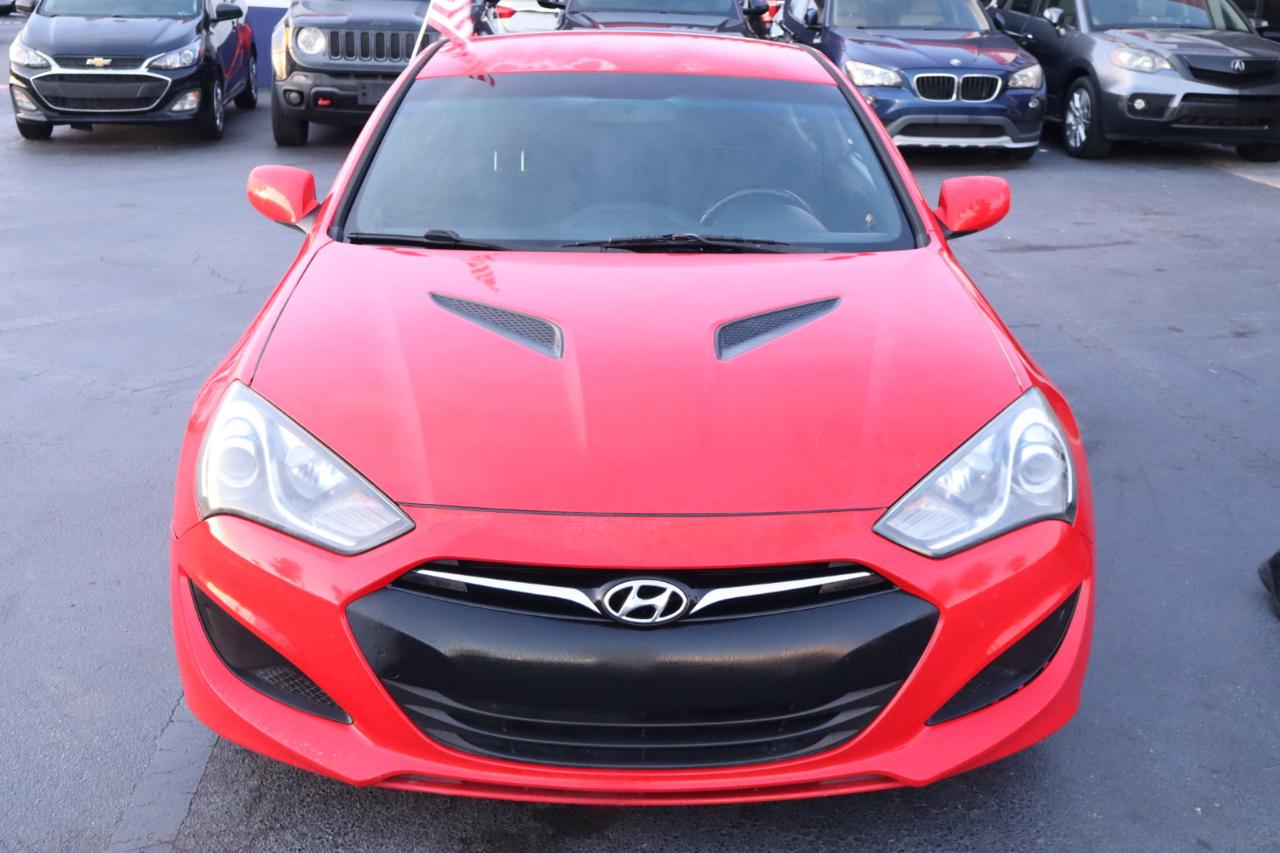 Hyundai Genesis Coupe 2dr I4 2.0T Man 2013