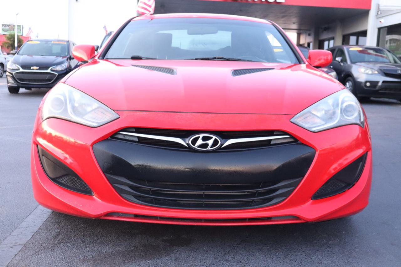 Hyundai Genesis Coupe 2dr I4 2.0T Man 2013