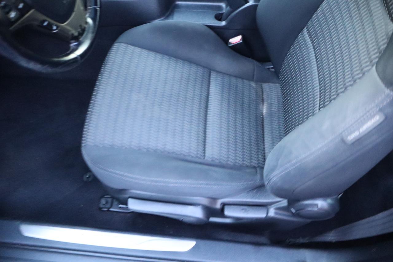 Hyundai Genesis Coupe 2dr I4 2.0T Man 2013