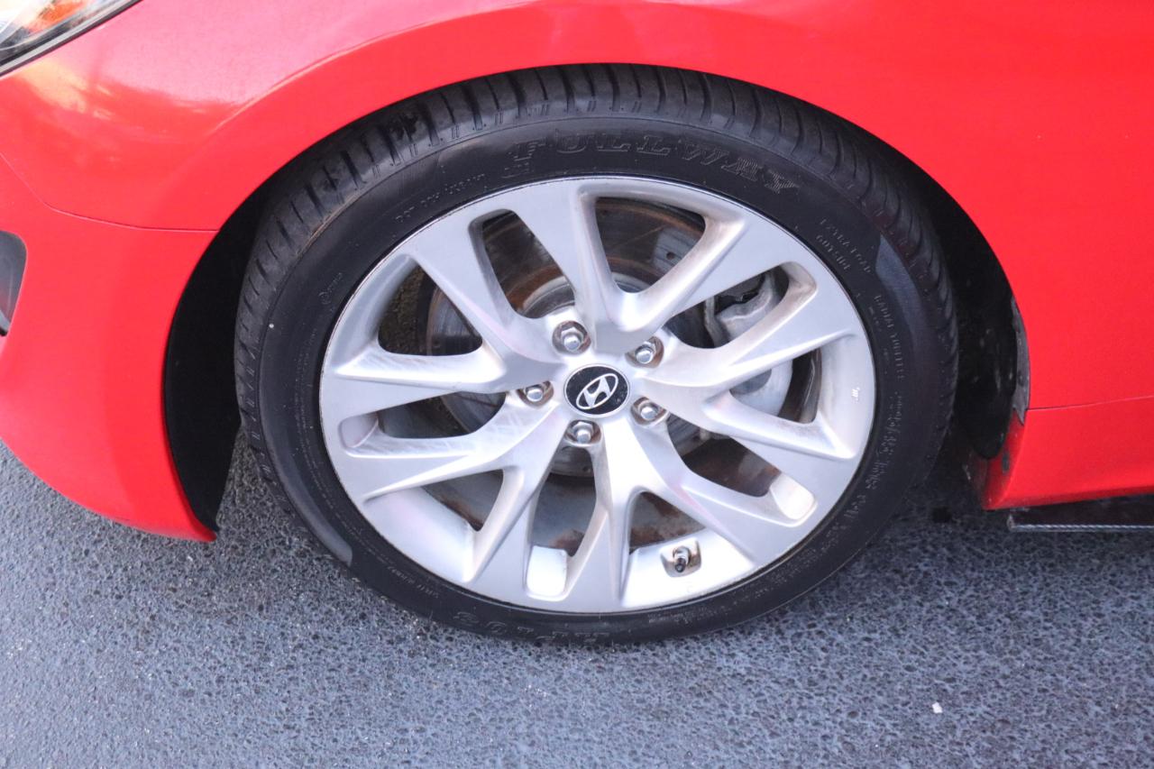 Hyundai Genesis Coupe 2dr I4 2.0T Man 2013