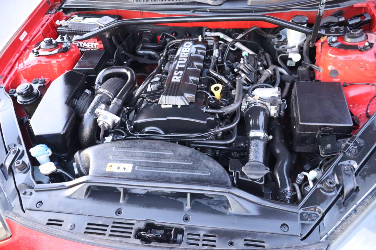 Hyundai Genesis Coupe 2dr I4 2.0T Man 2013