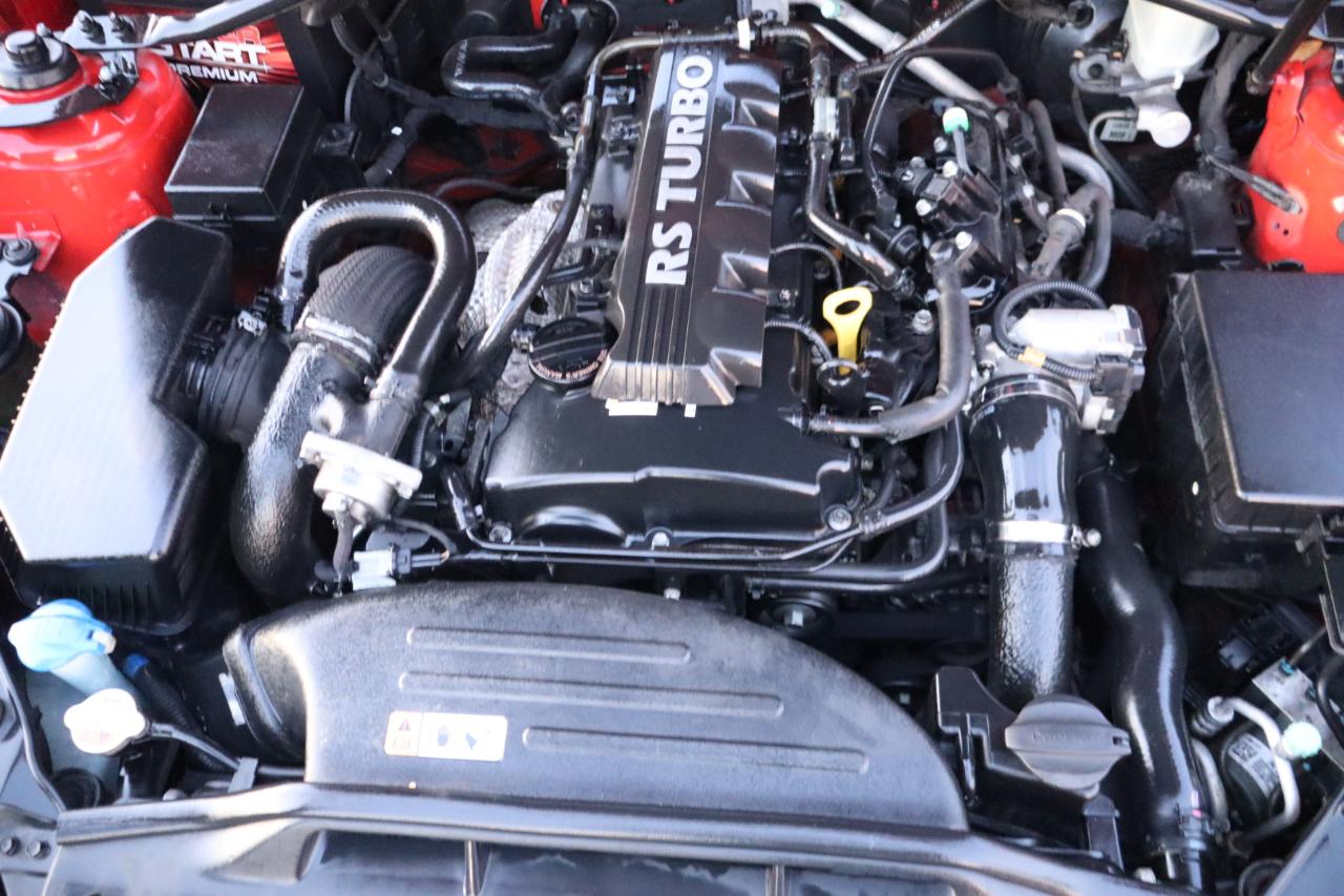 Hyundai Genesis Coupe 2dr I4 2.0T Man 2013