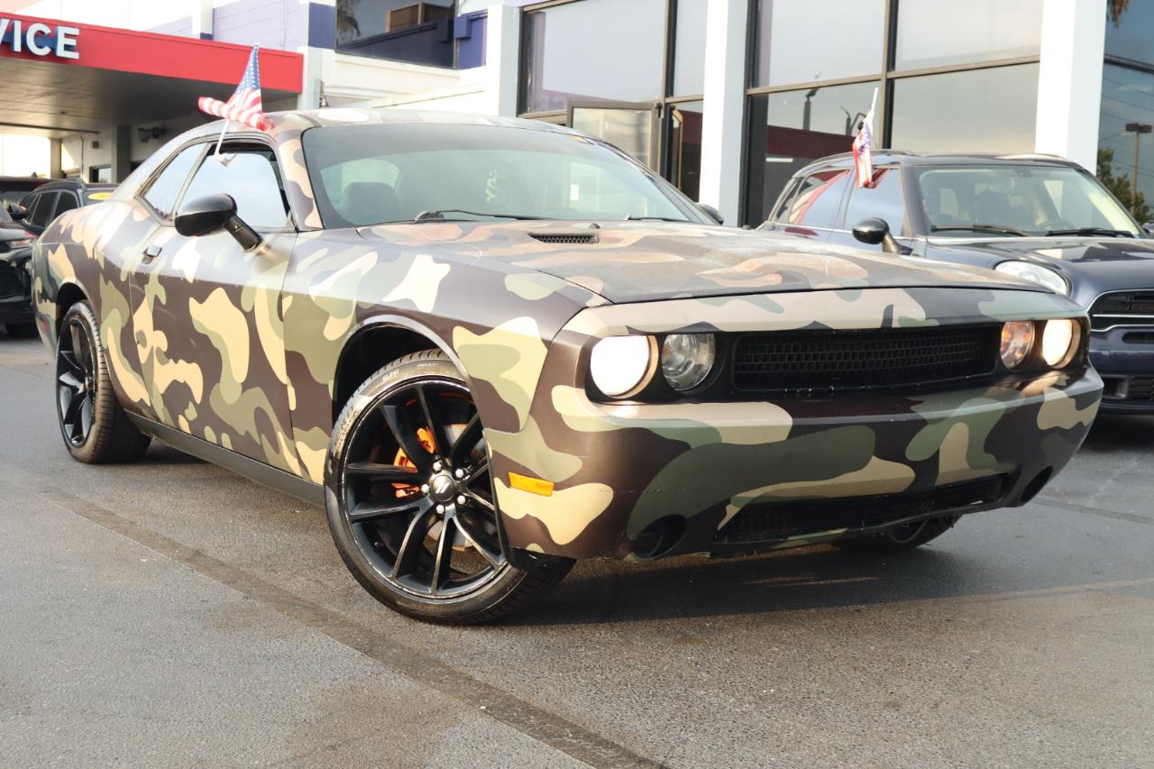Dodge Challenger 2dr Cpe 2011