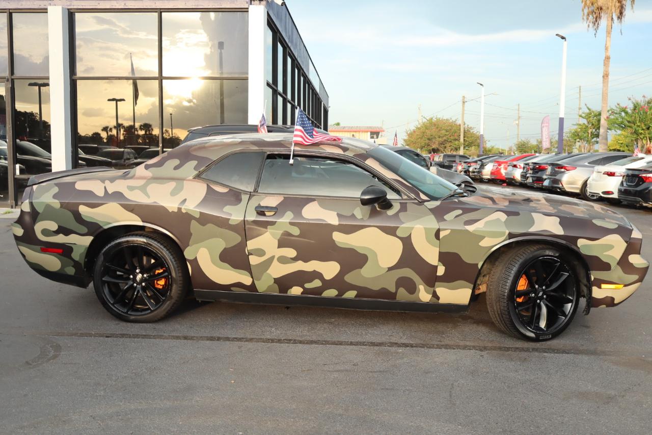 Dodge Challenger 2dr Cpe 2011
