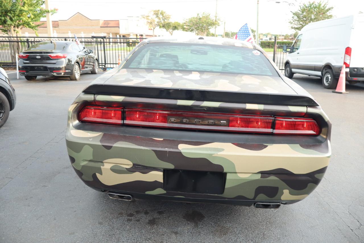 Dodge Challenger 2dr Cpe 2011