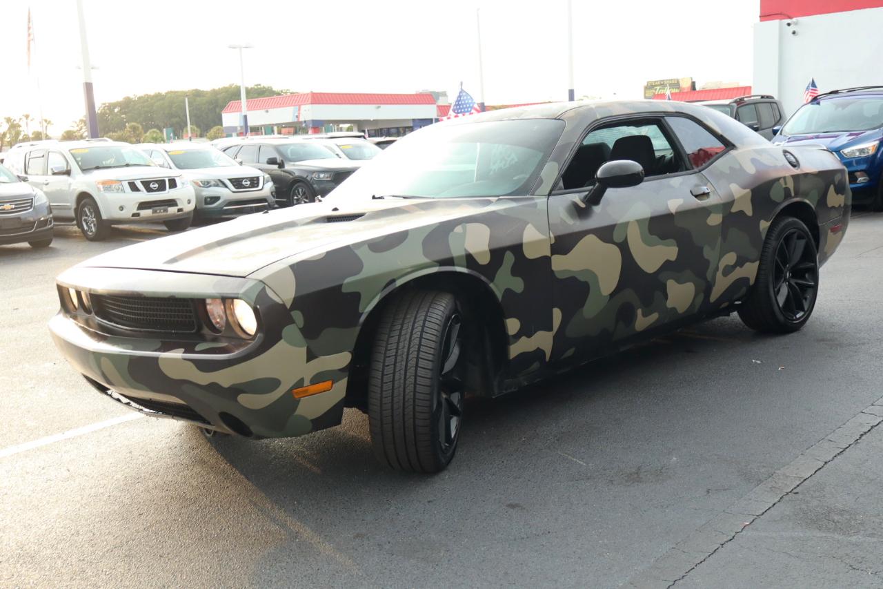 Dodge Challenger 2dr Cpe 2011