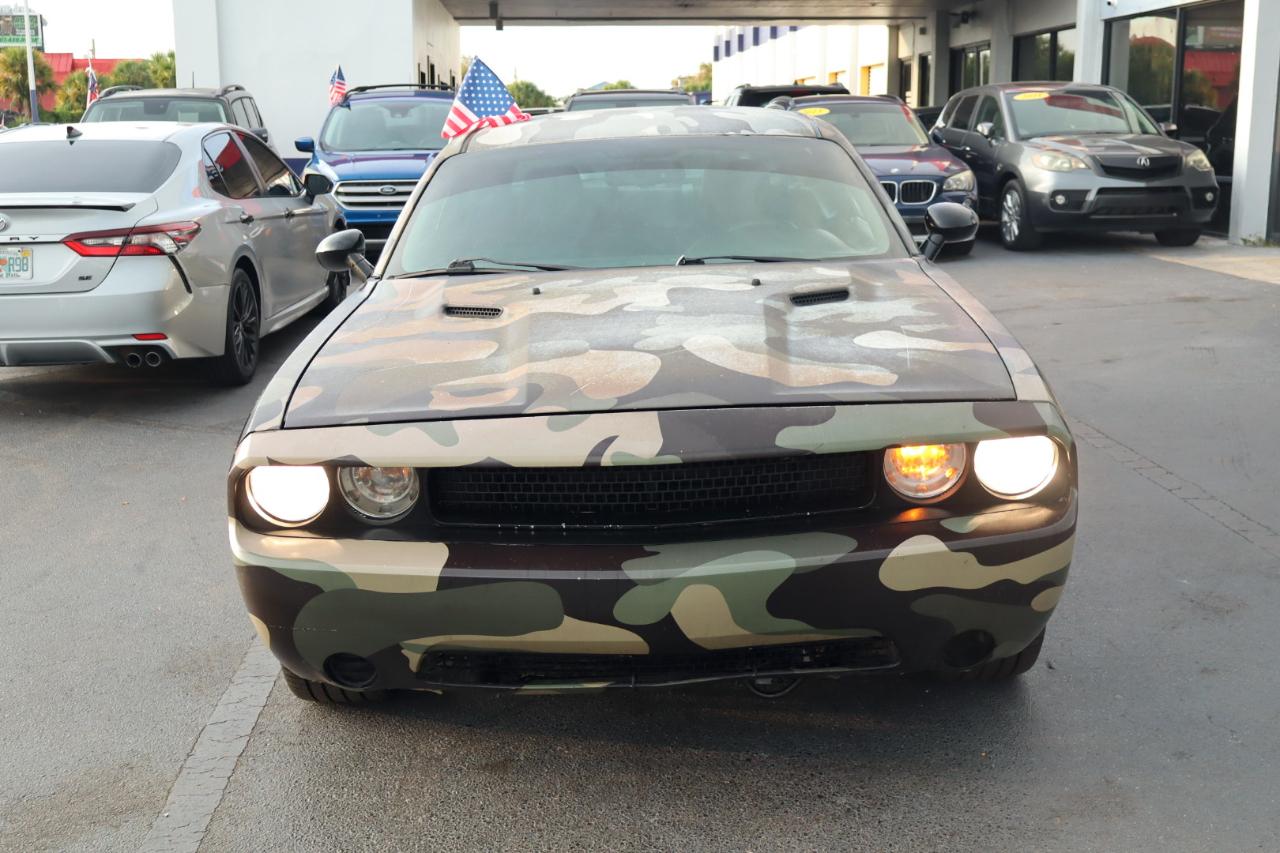 Dodge Challenger 2dr Cpe 2011