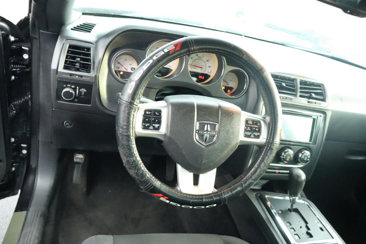 Dodge Challenger 2dr Cpe 2011