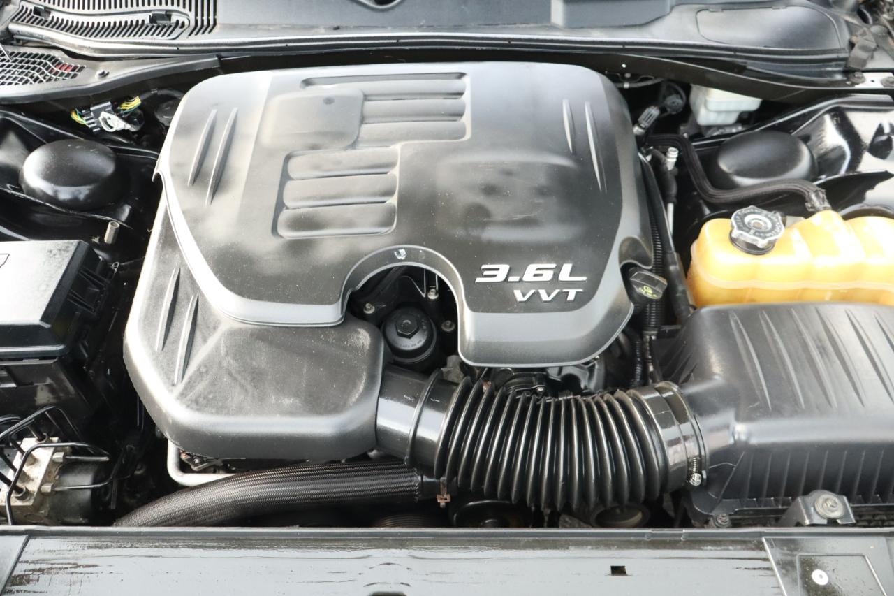 Dodge Challenger 2dr Cpe 2011