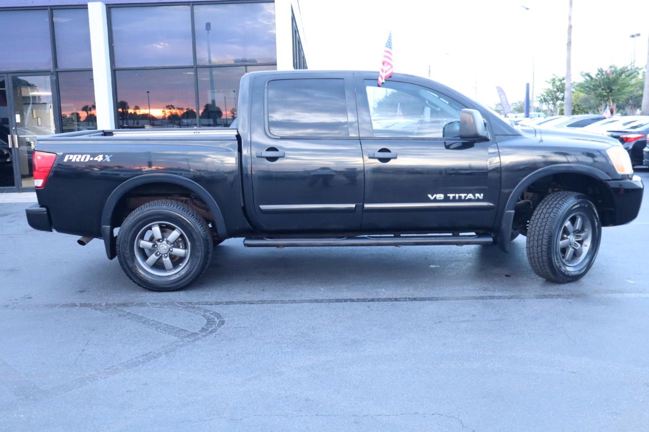 Nissan Titan 4WD Crew Cab SWB PRO-4X 2015