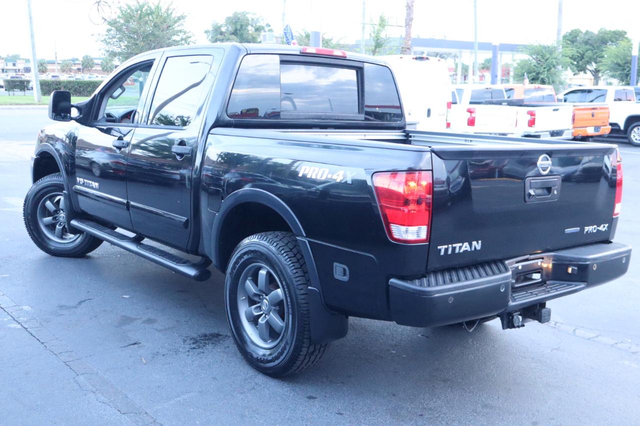 Nissan Titan 4WD Crew Cab SWB PRO-4X 2015