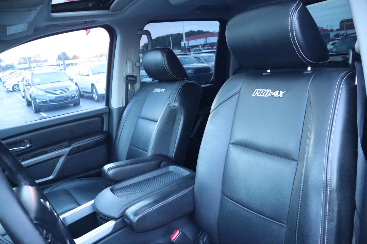 Nissan Titan 4WD Crew Cab SWB PRO-4X 2015