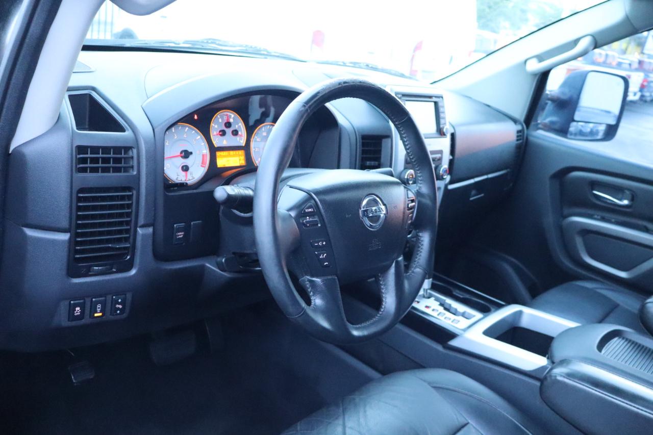 Nissan Titan 4WD Crew Cab SWB PRO-4X 2015
