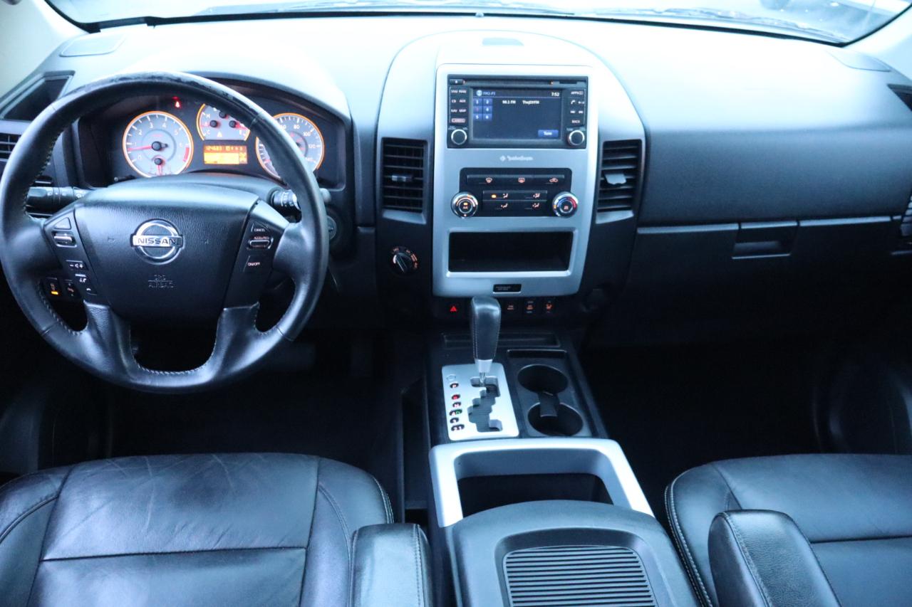 Nissan Titan 4WD Crew Cab SWB PRO-4X 2015