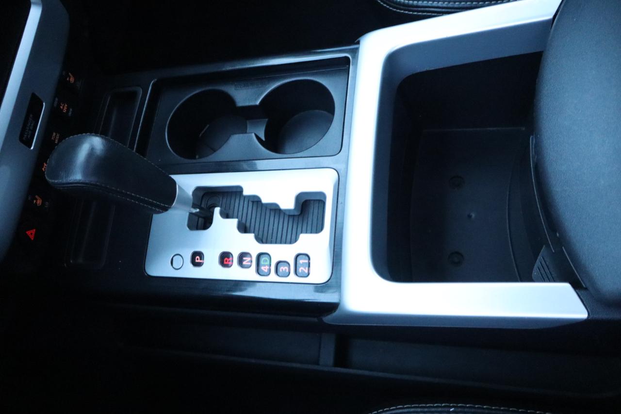 Nissan Titan 4WD Crew Cab SWB PRO-4X 2015